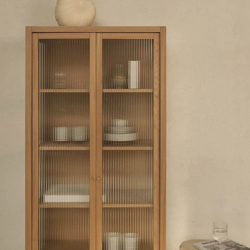 Reed Vitrine - Natural Oak