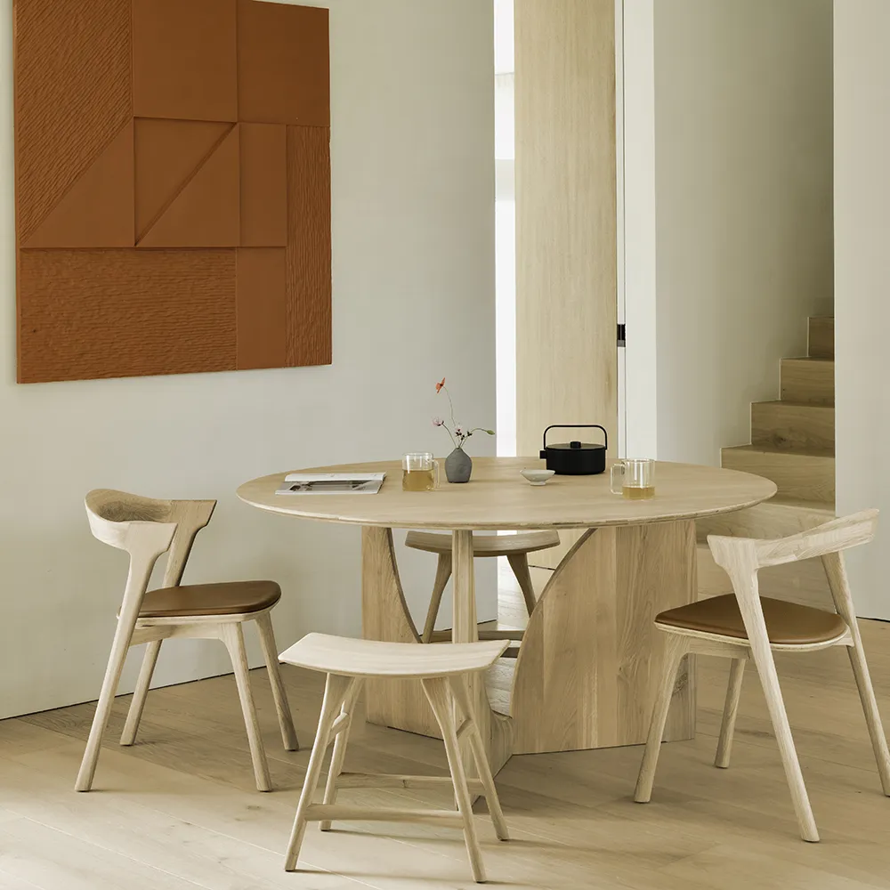 Geometric Dining Table Ø150 cm Oak