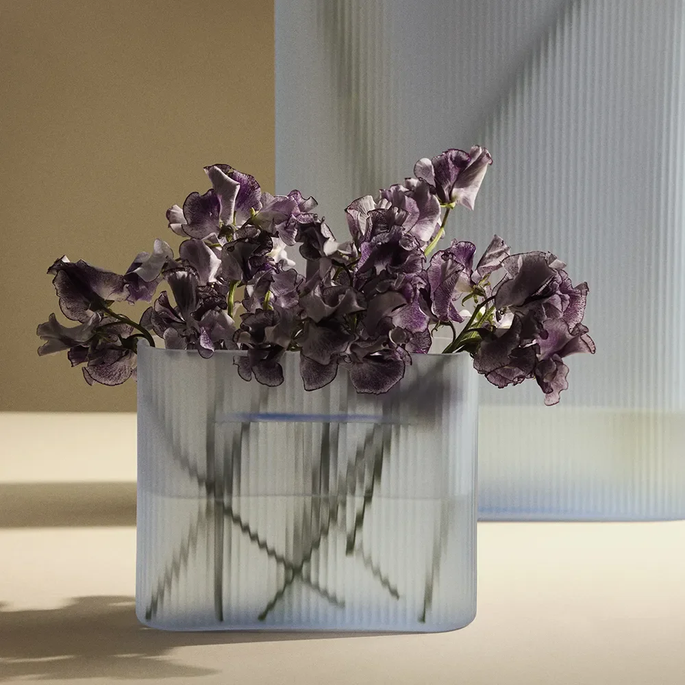 Ridge Vase H: 16,5 cm Light Blue Frosted