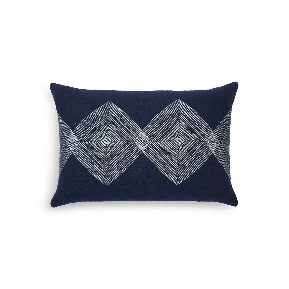 Linear Diamonds Cushion 40x60 cm