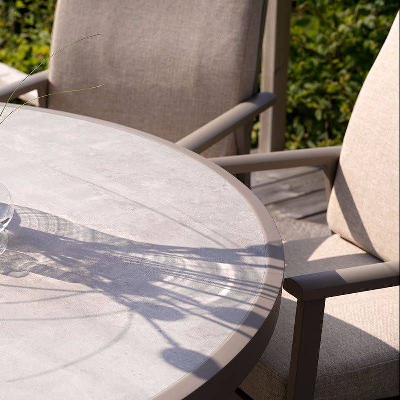 Samvaro dining table 140 cm khaki/sand