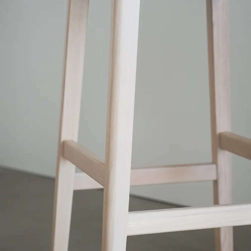 Livermore bar stool white pigmented oak/leather