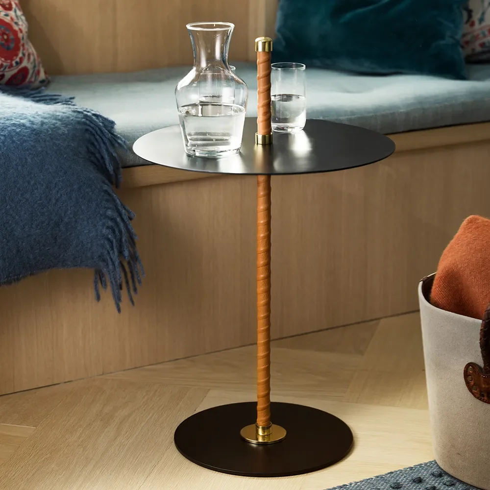 Cabaret side table Black leather, brass and steel