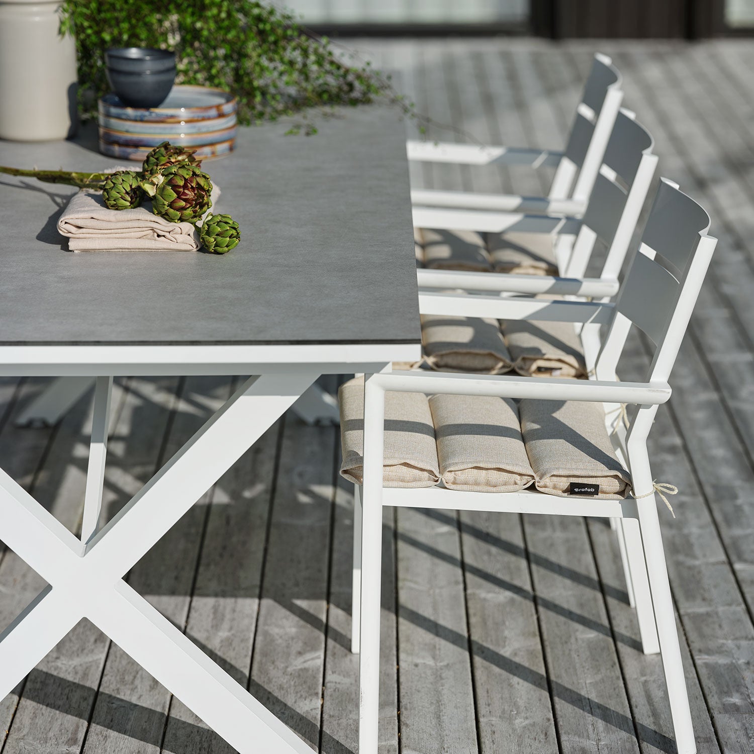 Delia armchair white