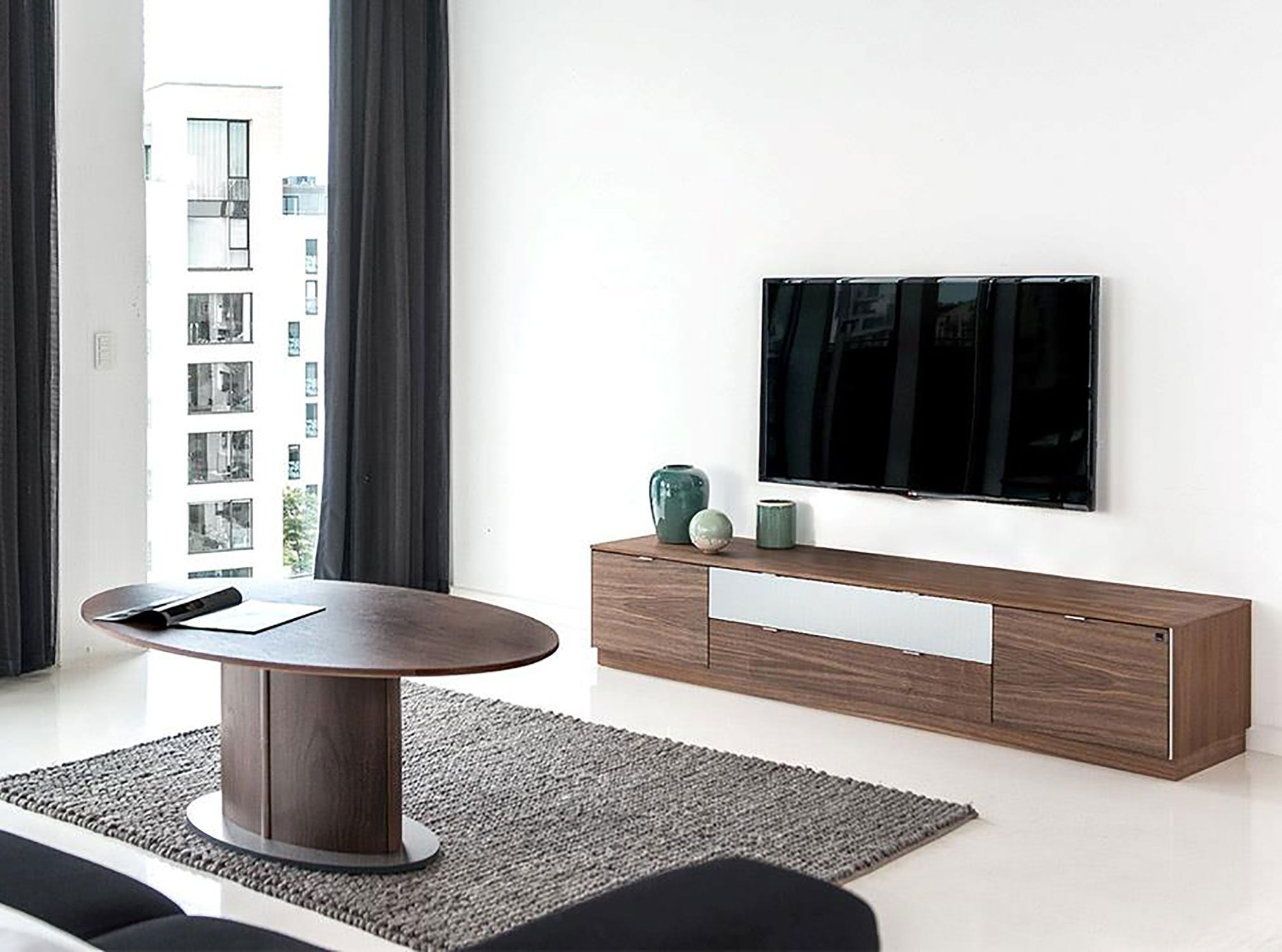 Sm941 TV Bench Oak Lacquer 194X44X40cm