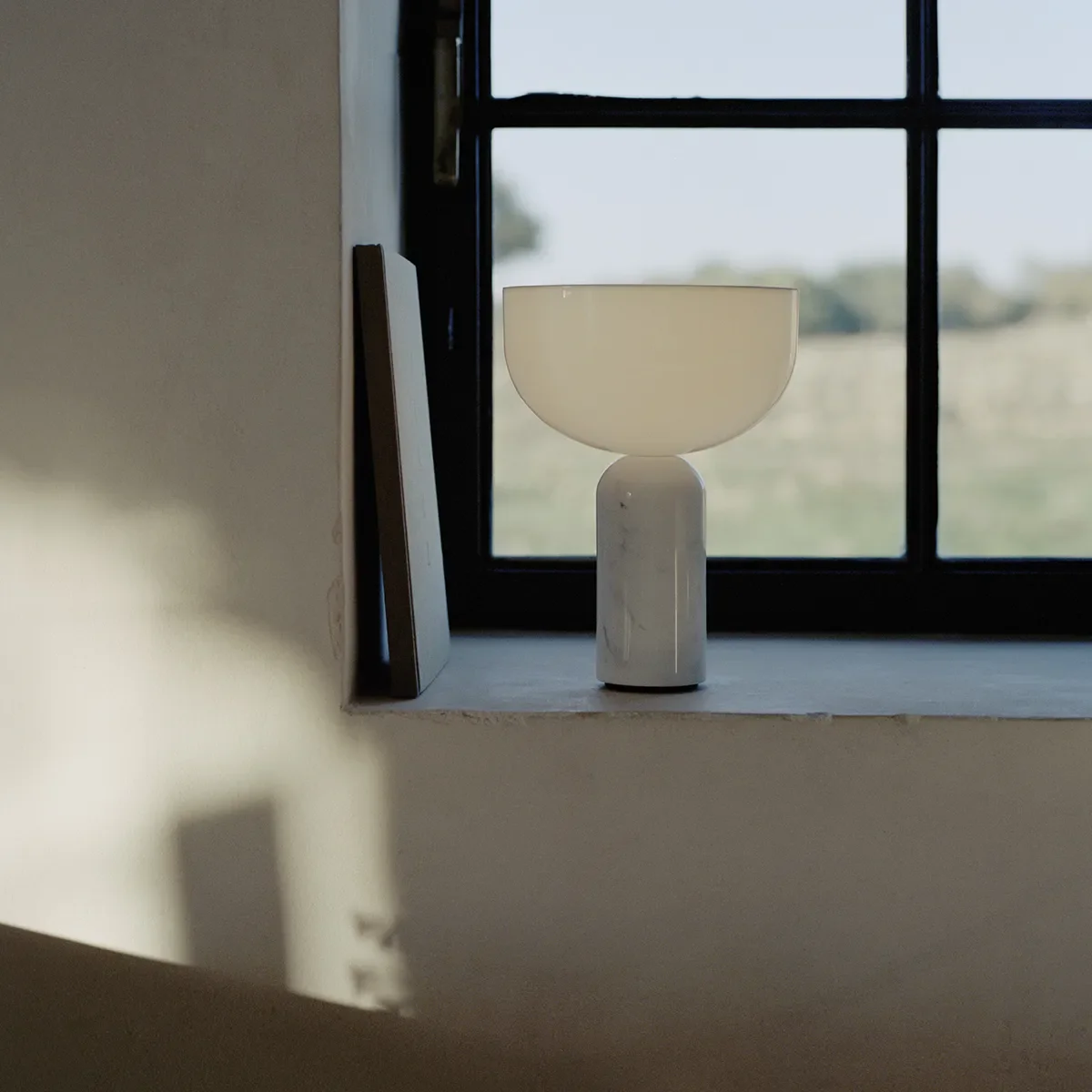 Kizu Portable Table Lamp White Marble
