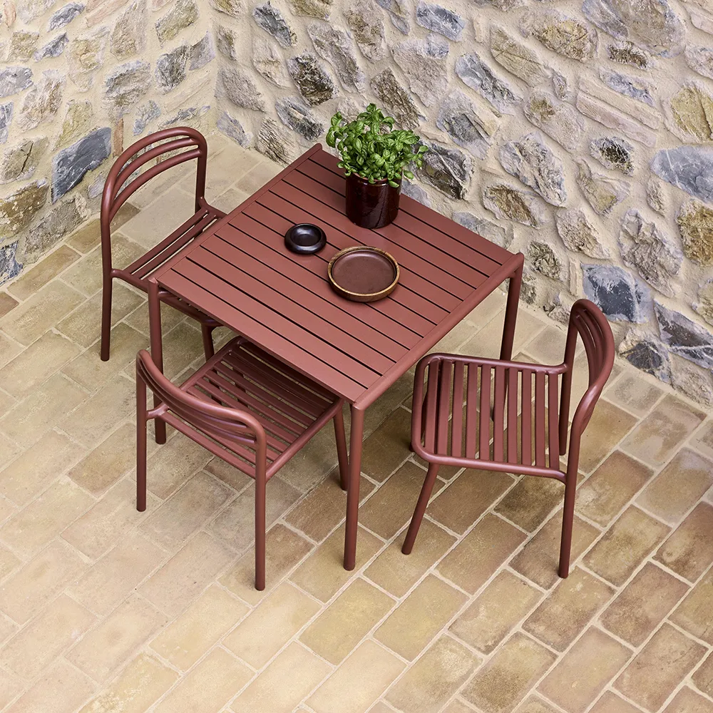 Bliss Dining table 81x81 cm Desert red
