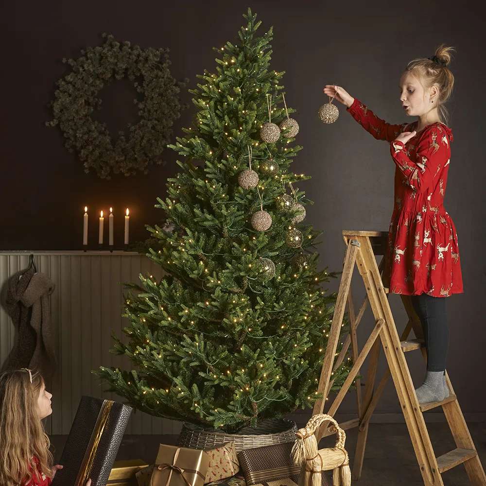 Lillehammer Christmas tree 210 cm 520 lights