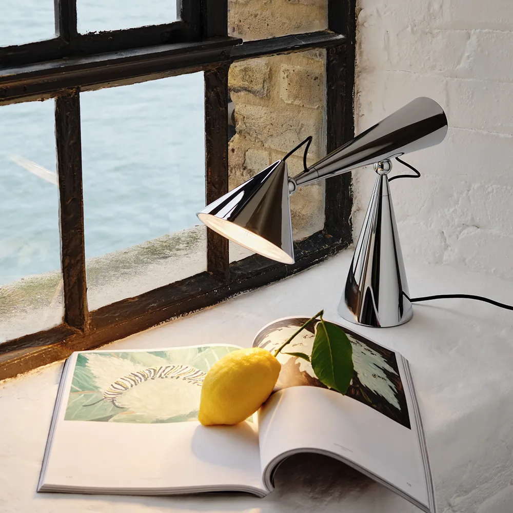 Pose Task Light LED Silver