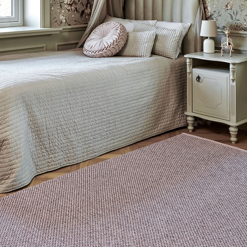 Svea Carpet 70x50 cm lilac metallic / pale rose