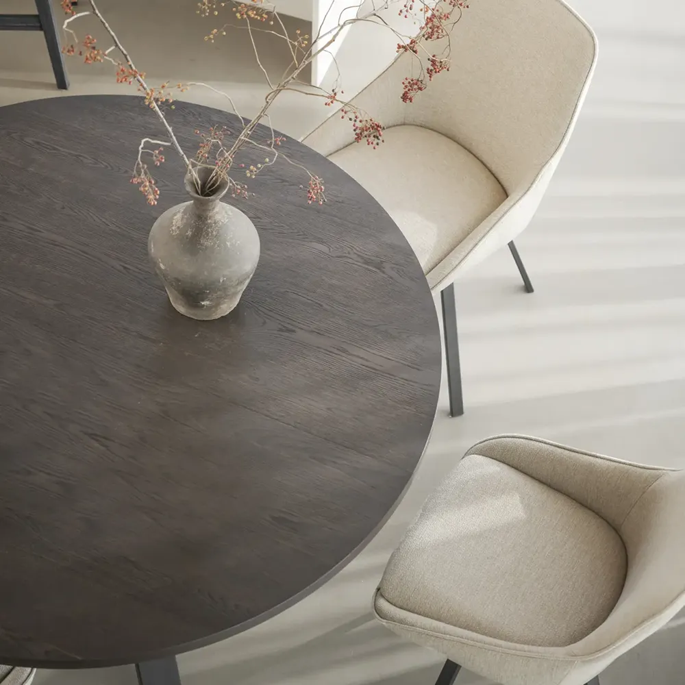 Maddock dining table Ø135 cm brown oak