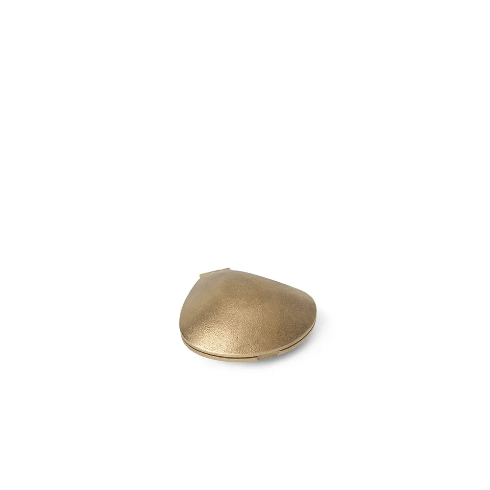 Candle Holder Clam in Brass