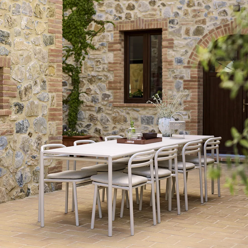 Bliss Dining table 133x81 cm Sand