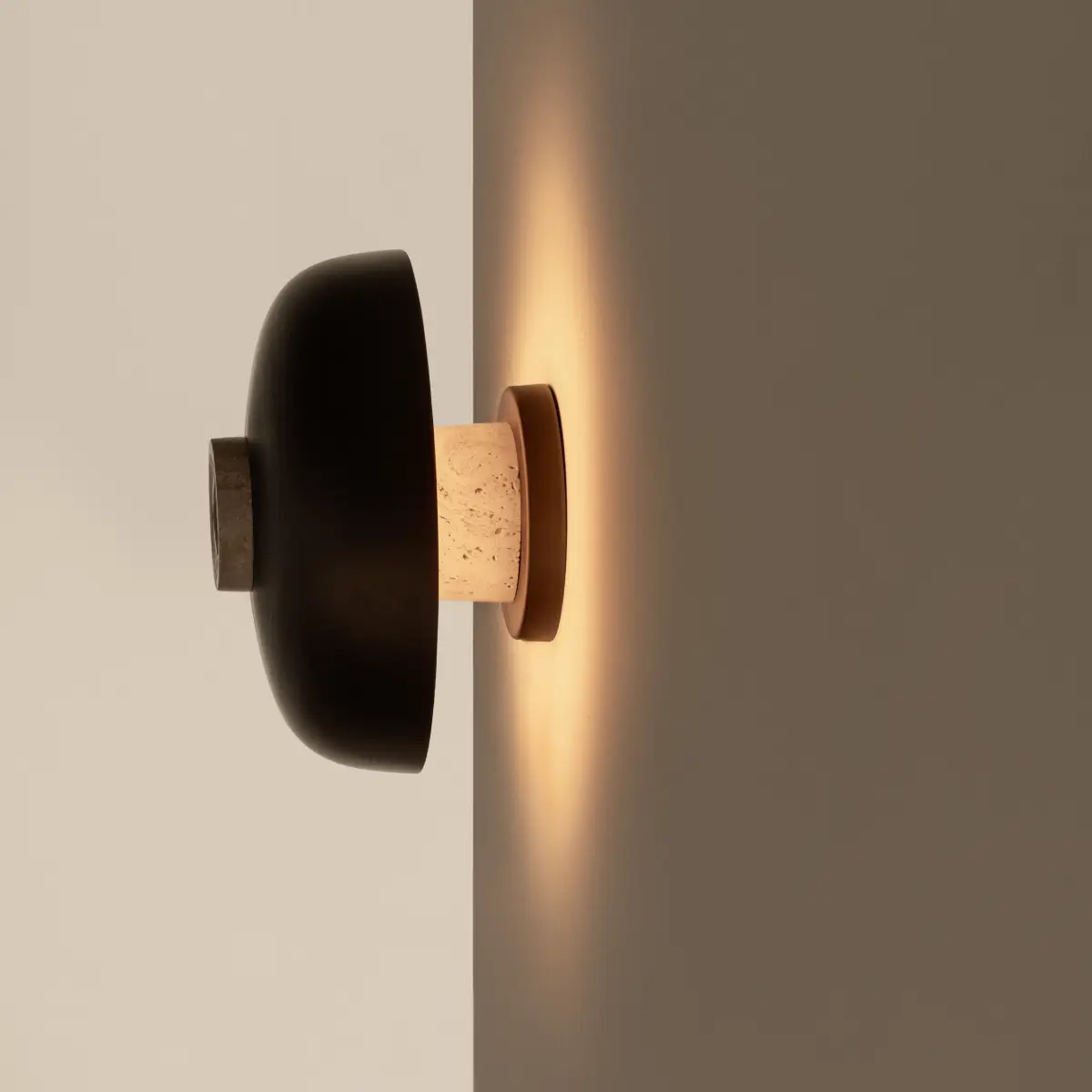 Reverse Wall Lamp Travertine, Sand/Aluminium Bronze