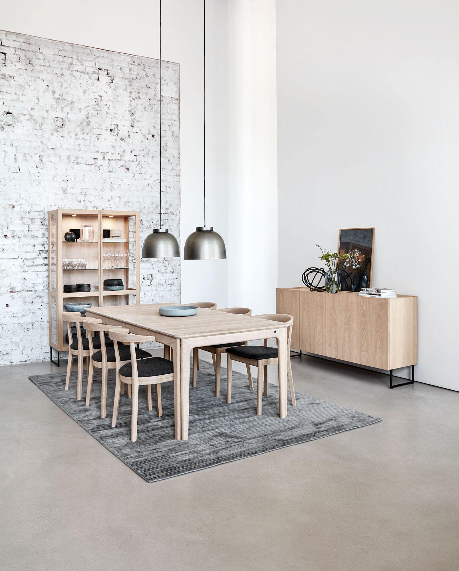 Sm27 Table Black Oak Lacquer