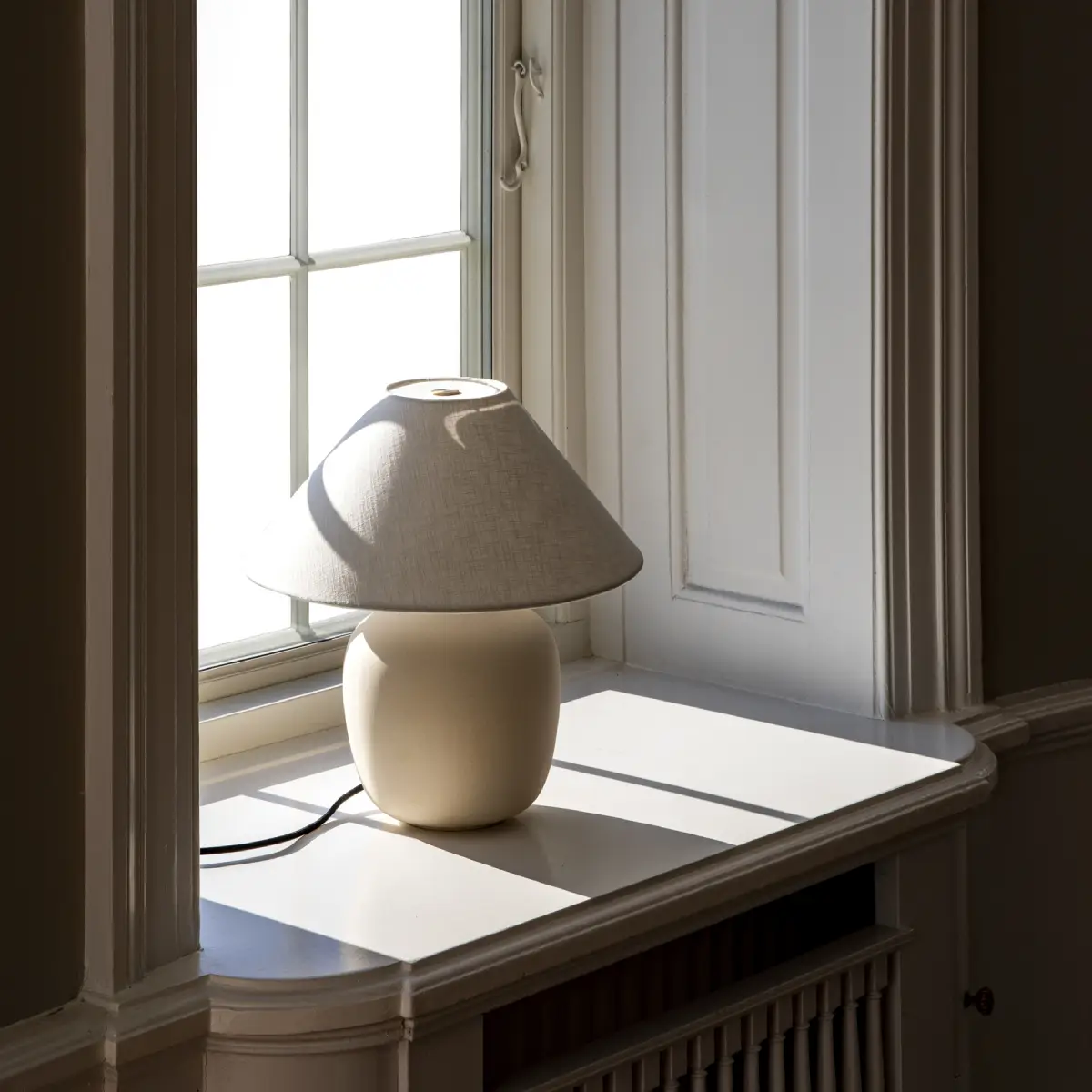 Torso Table Lamp, Sand - H37 cm