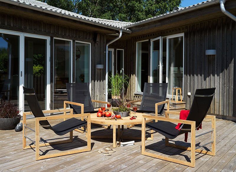 Vevi footstool nature/black