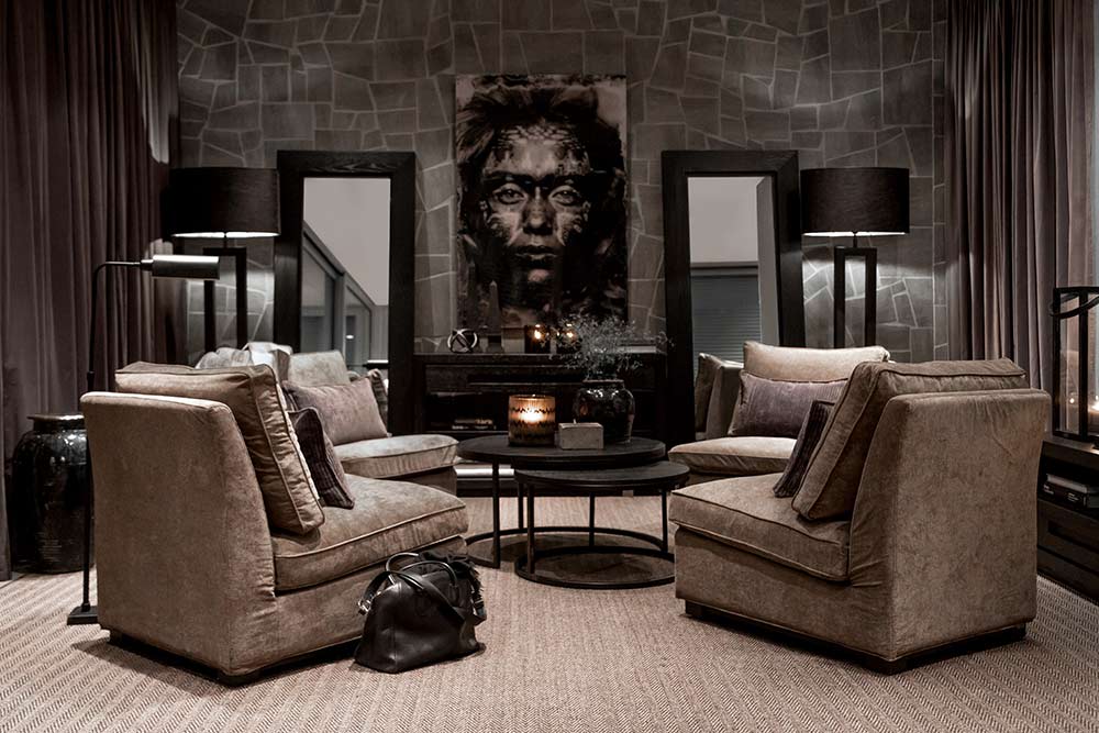 Town Armchair True Brown