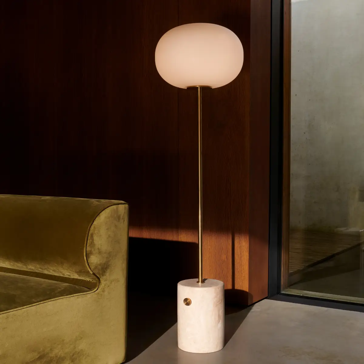 JWDA Floor lamp Travertine, Sand/Brass, Brushed
