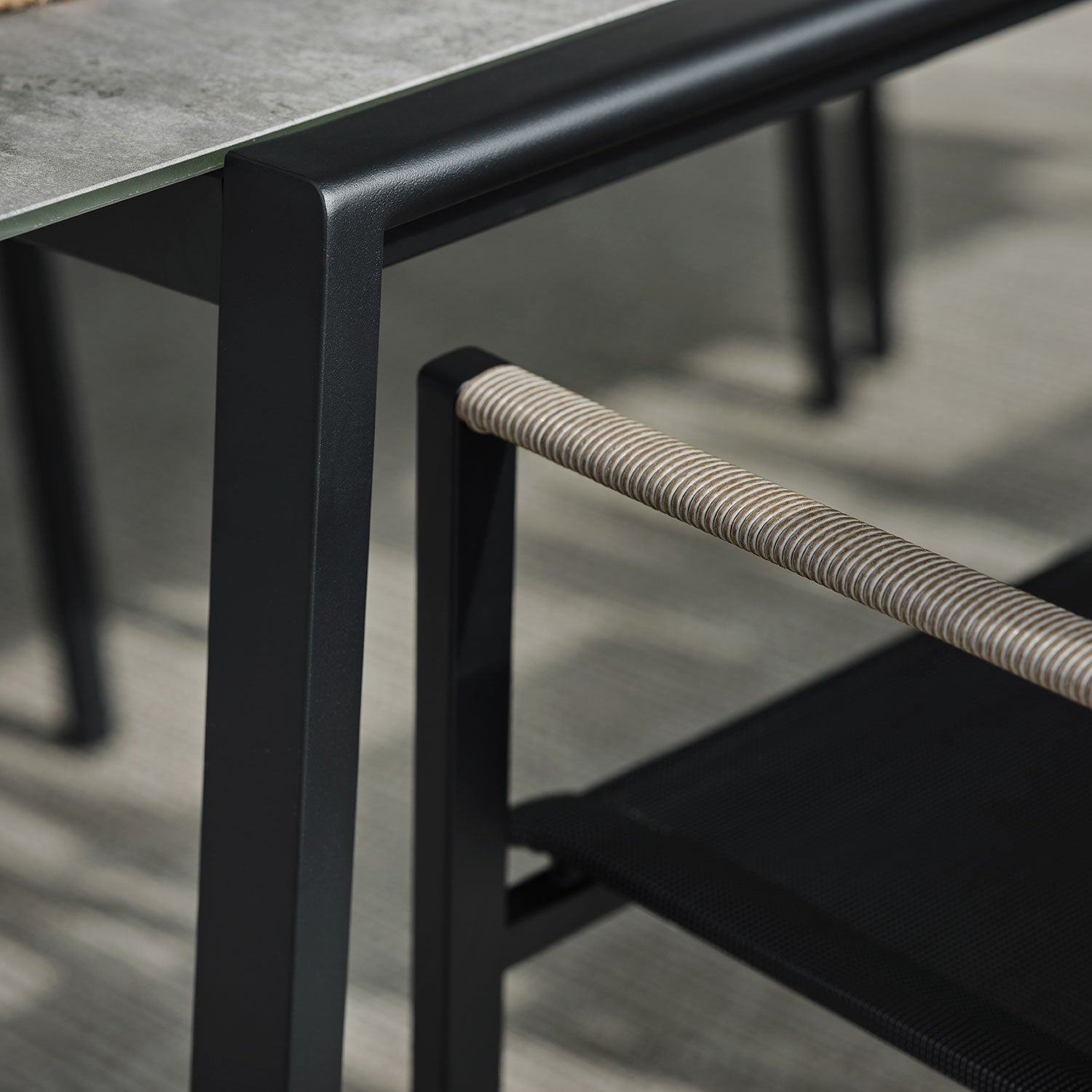 Lyra armchair black/grey