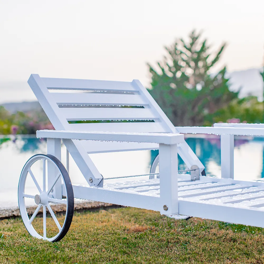 Sunbed With Armrests White Aluminium