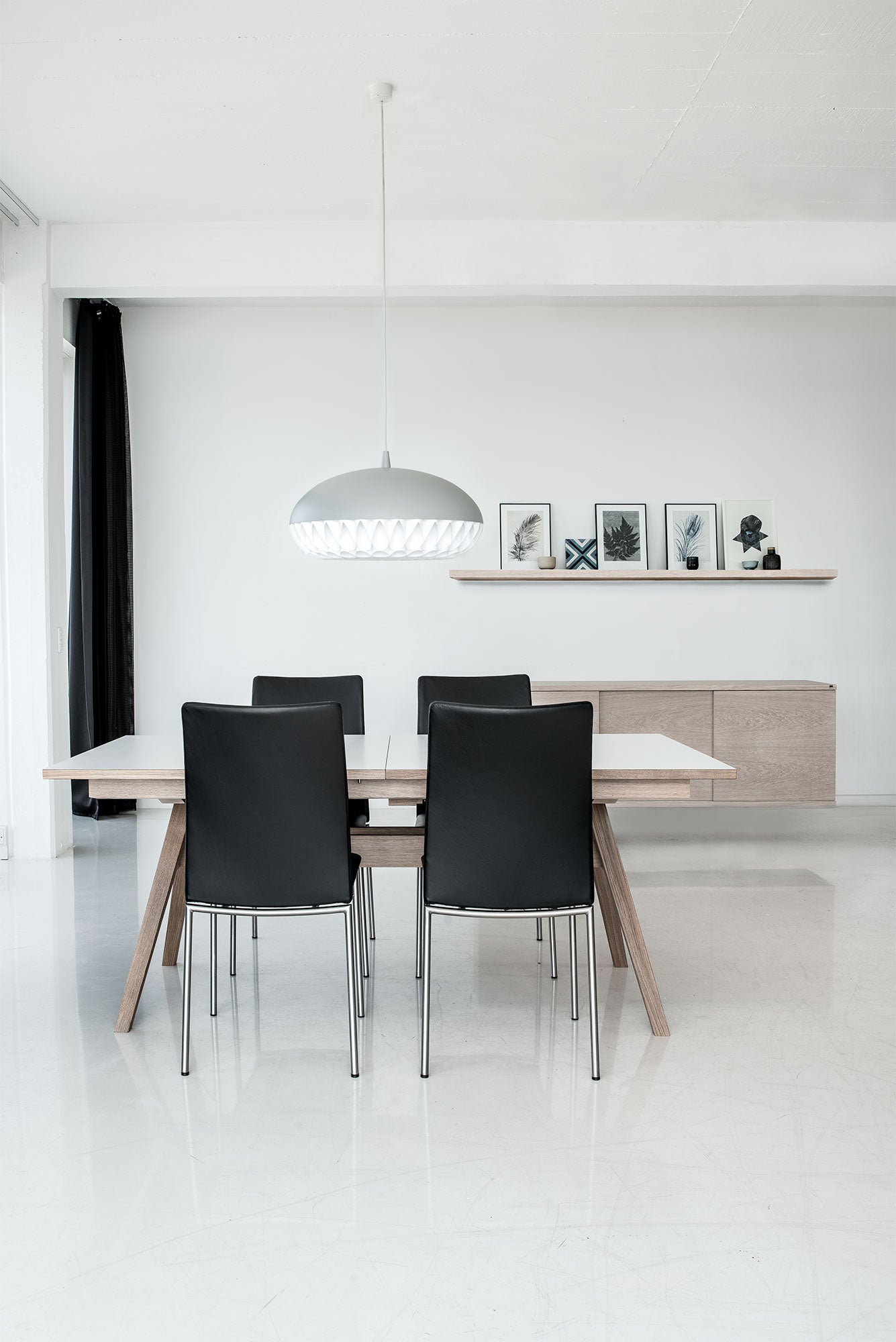 Sm11 Table Black Oak Lacquer 183-275X100X74cm