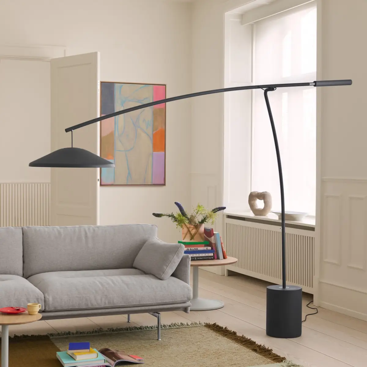 Contra Floor Lamp – Black
