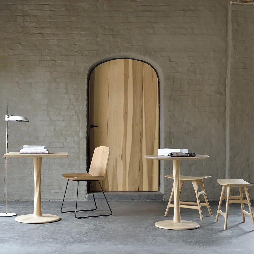 Torsion Dining Table Ø70 cm Oak 