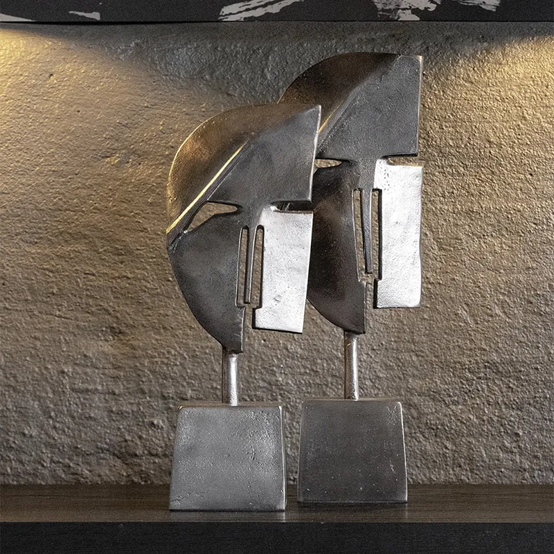 Benito L decoration figure graphite