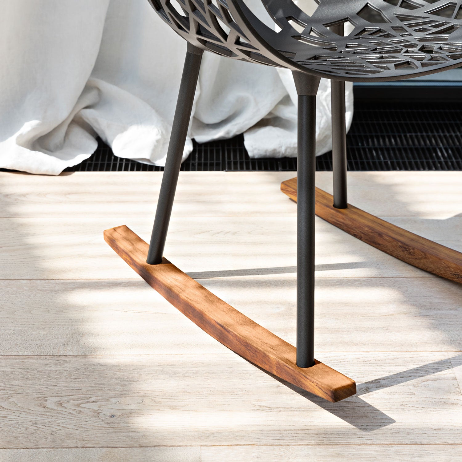 Forest rocking chair with Iroko medar Green Tea