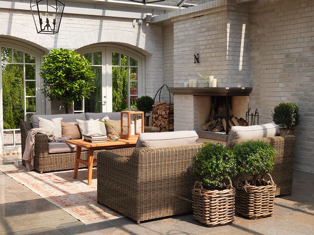 Glendon sofa rustic rattan