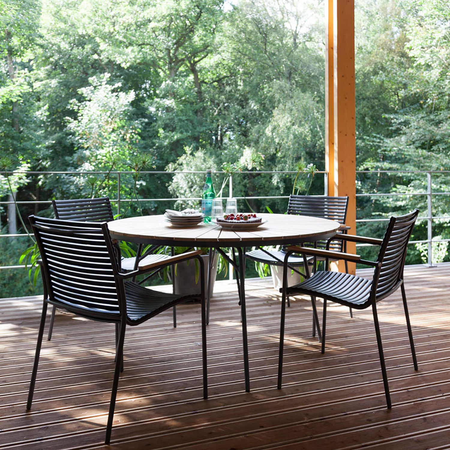 Hard & Ellen garden table 110 cm anthracite/teak