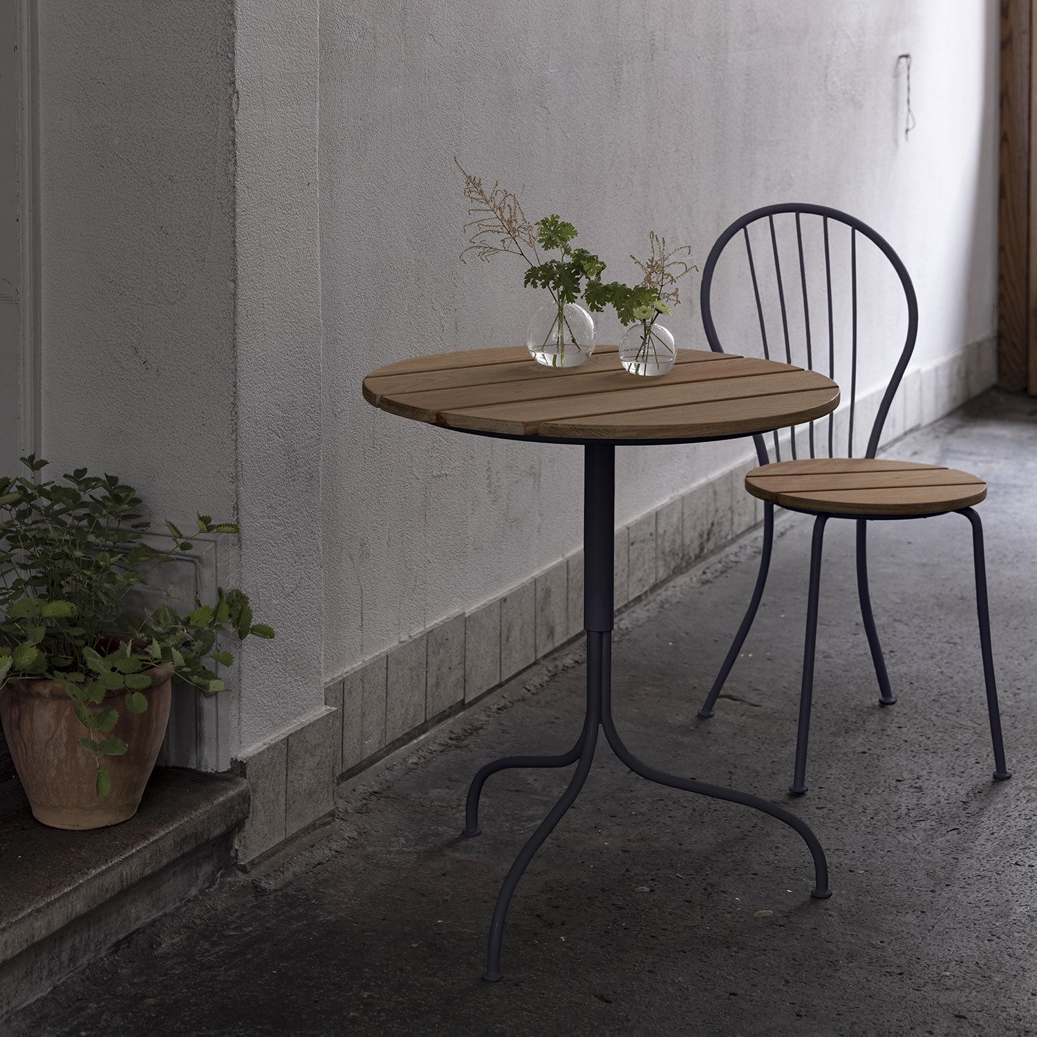 Akleja chair teak/grey Grythyttan