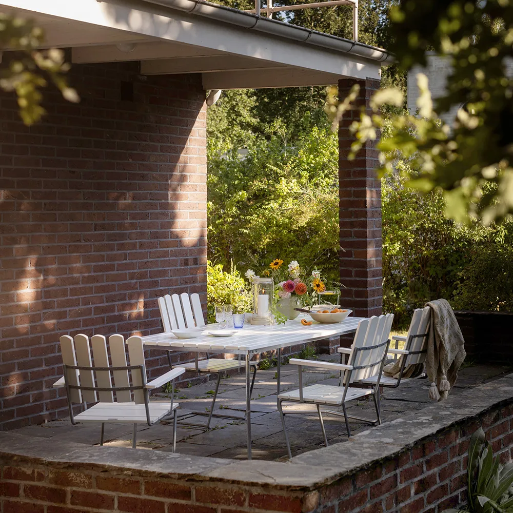 A2 Armchair White lacquered Oak / Hot dip galvanised Frame