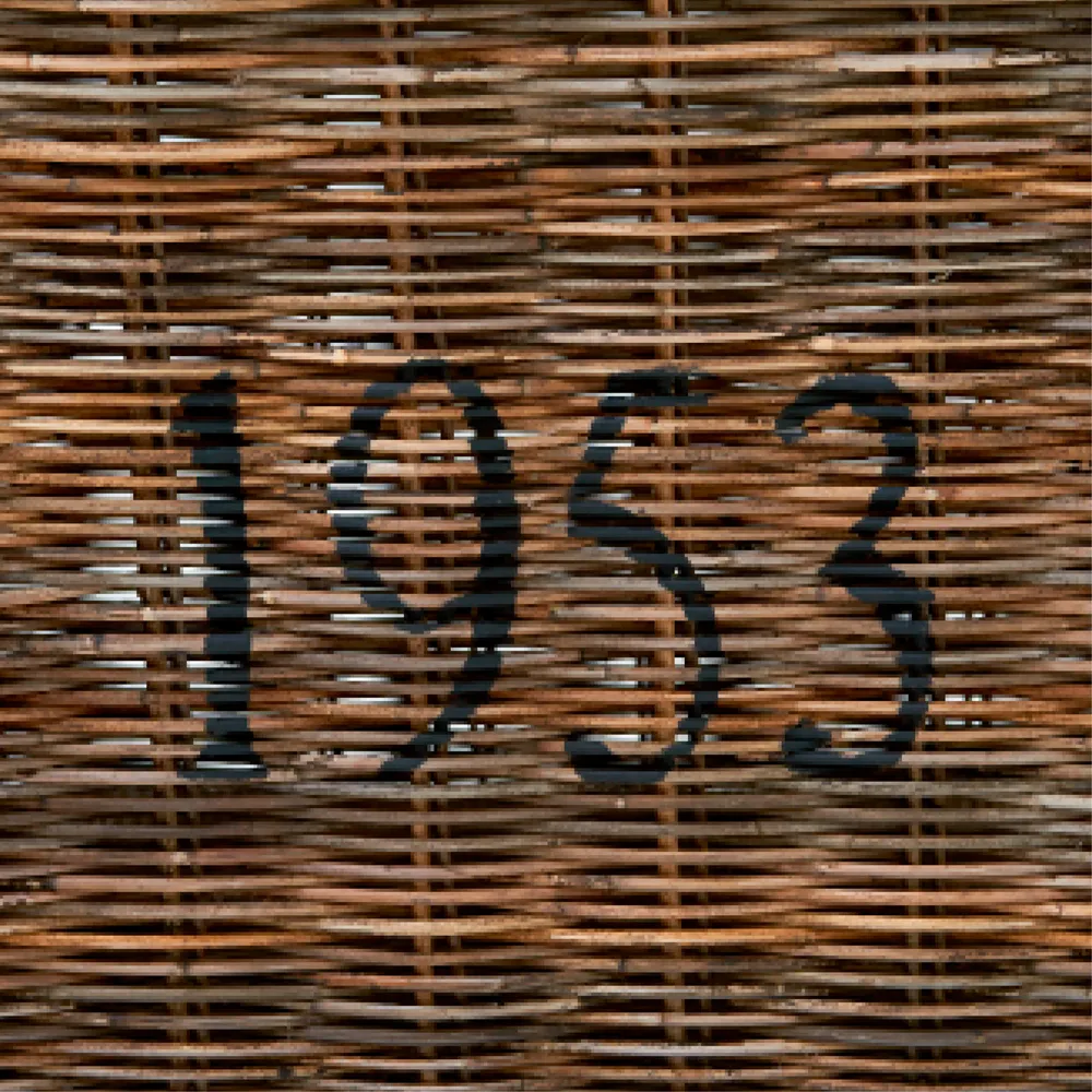  Rustic rattan chest, 160x40 cm