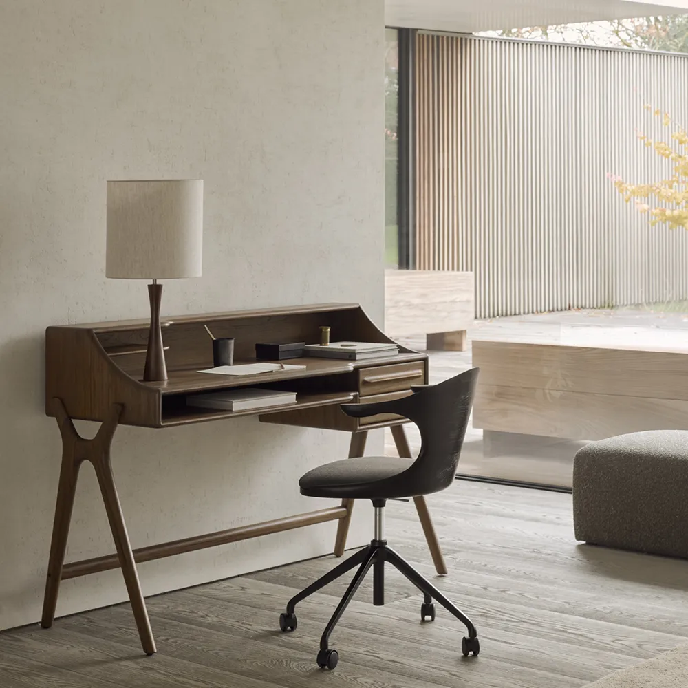Desk in Teak Flow Wild Brown