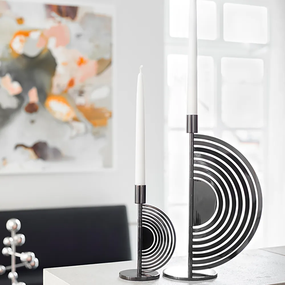 Cirkus Small Black Ø16xH20 cm Brass med en svart finish Klong