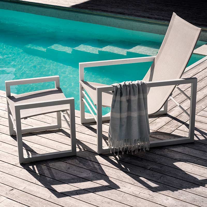 Vevi footstool white/white