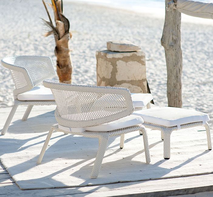 Seashell lounge chair white